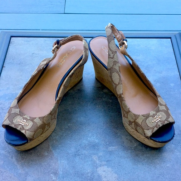 COACH New York Ferry Platform Wedge Open Toe Sandals w/logo throughout - Size 8B - Picture 4 of 17